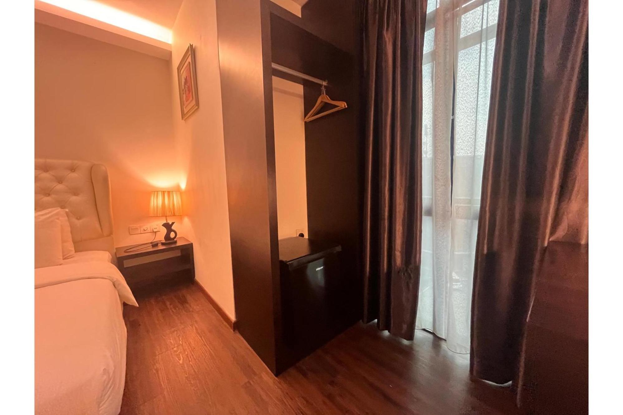 Capital O 91074 Grand World Hotel Джохор-Бару Екстер'єр фото